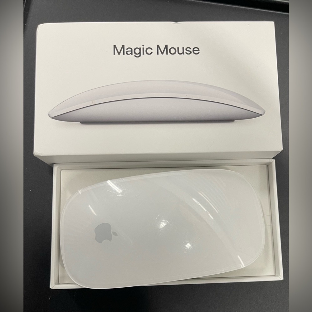 Apple Magic Mouse 2 Wireless - LIKE NEW